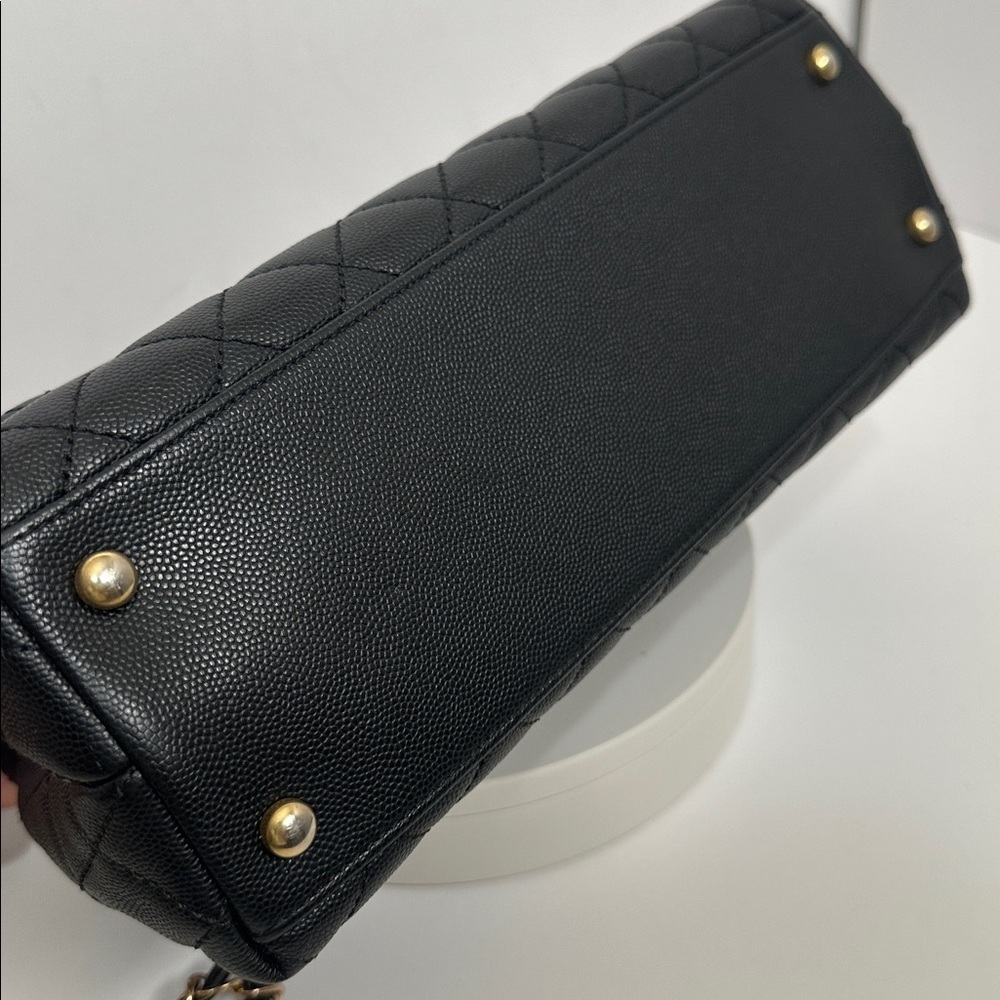 💯Authentic Chanel Black Quilted Shoulder Bag with Gold Accents🍀 - Picture 7 of 17